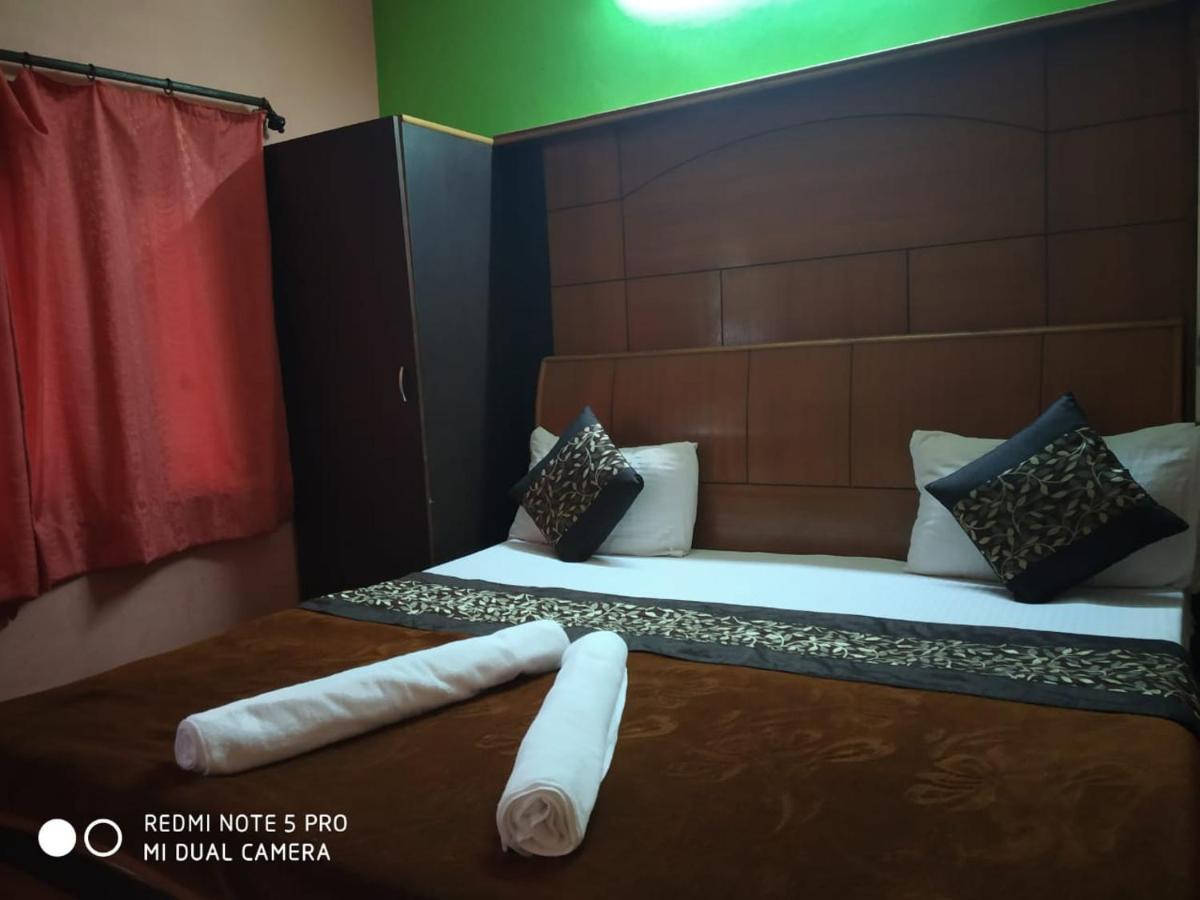 Hotel Deepraj, Каусани Екстериор снимка